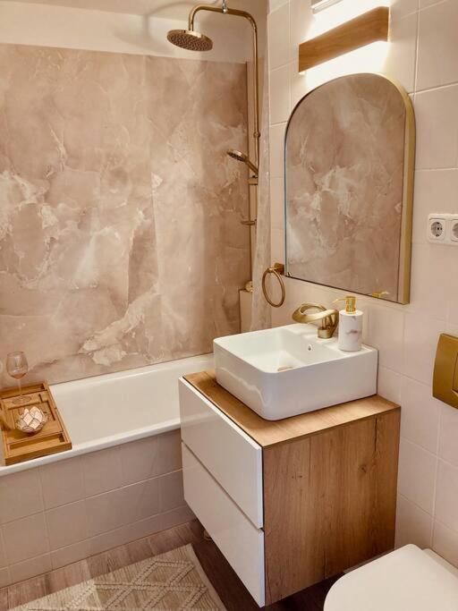 Apartment Amalfi - Stylish With Terrace