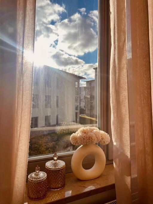 Amalfi - Stylish With Terrace Apartment Schoenefeld